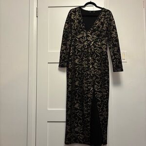 Elegant Black and Gold Long Sleeve Maxi Dress